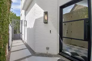 1107 Berthea St, Houston, TX 77006 - Photo 3