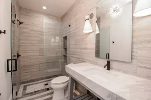 1107 Berthea St, Houston, TX 77006 - Photo 7