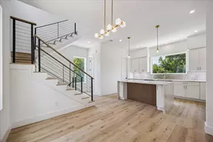 1032 W 17th St, Houston, TX 77008 - Photo 1