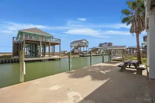 530 Dolphin St, Freeport, TX 77541 - Photo 9