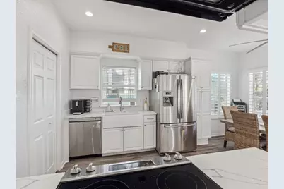 530 Dolphin Street, Freeport, TX 77541 - Photo 11