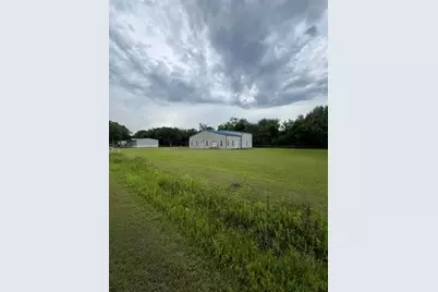 445 W Railroad Avenue, China, TX 77613 - Photo 5