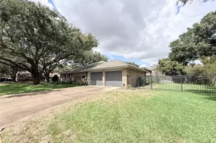 2902 Willow Creek Dr, El Campo, TX 77437 - Photo 33
