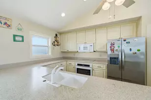 16523 Jamaica Beach Rd, Jamaica Beach, TX 77554 - Photo 5