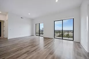 2727 Albany St, Houston, TX 77006 - Photo 3