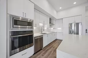 2727 Albany St, Houston, TX 77006 - Photo 9