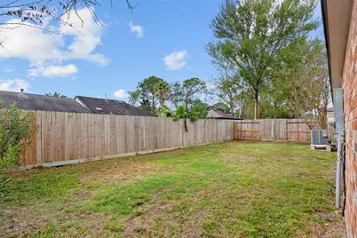 15818 Dunmoor, Houston, TX 77059 - Photo 23