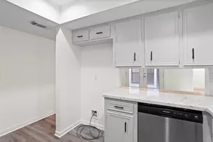 15818 Dunmoor, Houston, TX 77059 - Photo 9