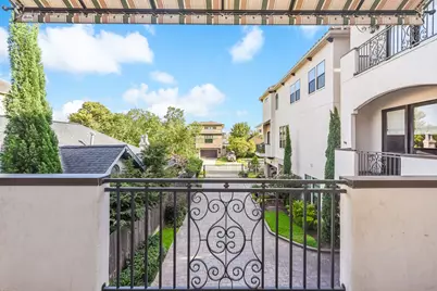 2048 W Main Street, Houston, TX 77098 - Photo 23
