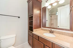 2048 W Main St, Houston, TX 77098 - Photo 9