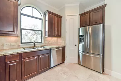 2048 W Main Street, Houston, TX 77098 - Photo 11