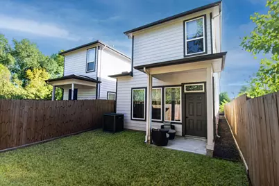 8415 Sunnyhill Street #B, Houston, TX 77088 - Photo 15