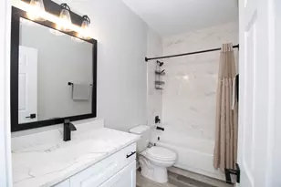 8415 Sunnyhill St, Houston, TX 77088 - Photo 11
