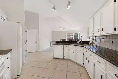 4505 Kensington, Bryan, TX 77802 - Photo 11