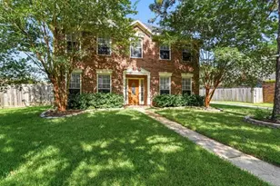4610 Cobb Cir Dr, Sugar Land, TX 77479 - Photo 3