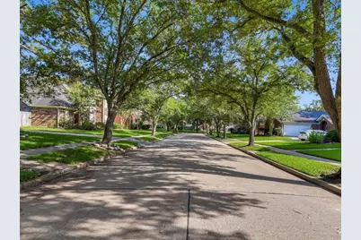 4610 Cobb Circle Drive, Sugar Land, TX 77479 - Photo 37