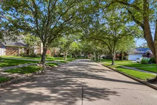 4610 Cobb Cir Dr, Sugar Land, TX 77479 - Photo 37