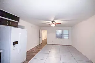 1307 Dwinnell St, Baytown, TX 77520 - Photo 11