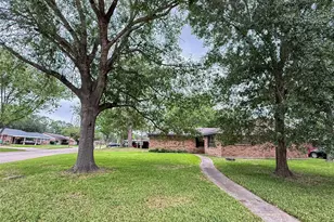 1307 Dwinnell St, Baytown, TX 77520 - Photo 1