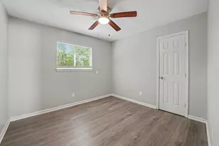8807 Barton St, Houston, TX 77075 - Photo 11