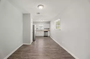 8807 Barton St, Houston, TX 77075 - Photo 5
