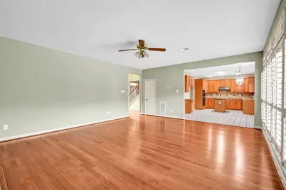 244 Plum Circle, Lake Jackson, TX 77566 - Photo 7