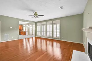 244 Plum Cir, Lake Jackson, TX 77566 - Photo 11