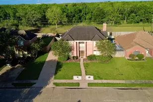 244 Plum Cir, Lake Jackson, TX 77566 - Photo 1