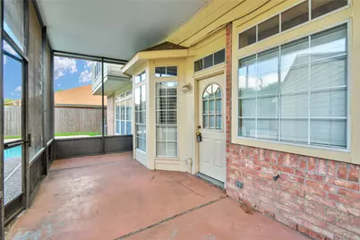244 Plum Circle, Lake Jackson, TX 77566 - Photo 7