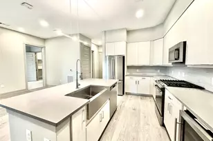 401 W 25th St St, Houston, TX 77008 - Photo 1