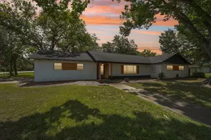 101 W Larkspur Dr, Alvin, TX 77511 - Photo 33