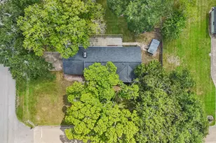 101 W Larkspur Dr, Alvin, TX 77511 - Photo 31