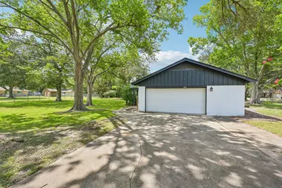 101 W Larkspur Drive, Alvin, TX 77511 - Photo 23