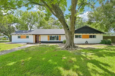 101 W Larkspur Drive, Alvin, TX 77511 - Photo 1