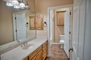309 Williamsburg, Clute, TX 77531 - Photo 15