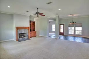 309 Williamsburg, Clute, TX 77531 - Photo 5