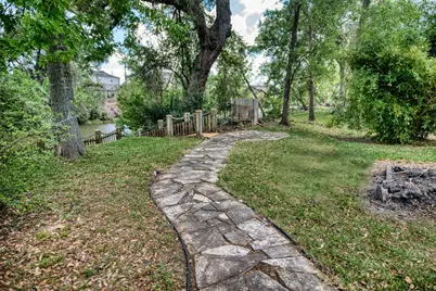 309 Williamsburg, Clute, TX 77531 - Photo 17