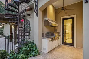 11323 Iris Lee Ln, Houston, TX 77024 - Photo 31