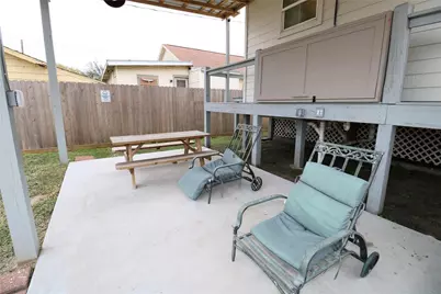 5506 Avenue Q 1/2, Galveston, TX 77551 - Photo 21