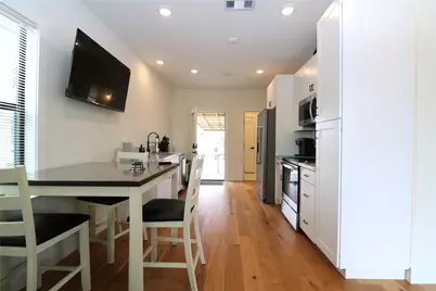 5506 Avenue Q 1/2, Galveston, TX 77551 - Photo 7