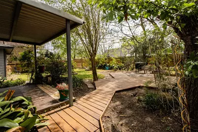 6038 Belcrest Street, Houston, TX 77033 - Photo 27