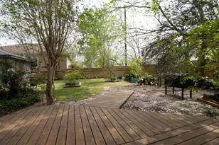 6038 Belcrest St, Houston, TX 77033 - Photo 21