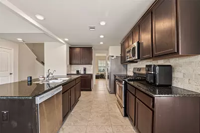 322 Marble Springs Lane, La Marque, TX 77568 - Photo 11