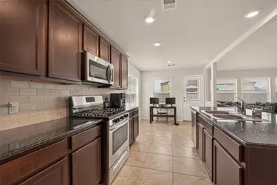 322 Marble Springs Lane, La Marque, TX 77568 - Photo 5