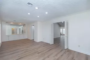 921 Victoria Dr, Richmond, TX 77469 - Photo 9