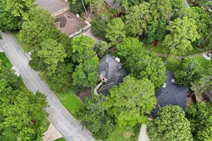 97 N Holly Laurel Cir, The Woodlands, TX 77382 - Photo 43