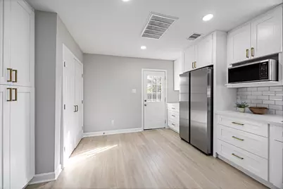 5737 Dorbrandt Street, Houston, TX 77023 - Photo 17