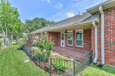 3327 S Country Meadows Lane, Pearland, TX 77584 - Photo 21