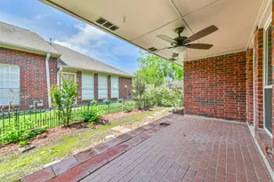 3327 S Country Meadows Ln, Pearland, TX 77584 - Photo 23