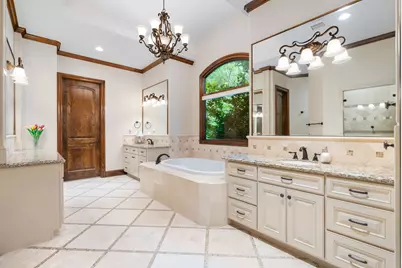 50 S Badger Lodge Circle, The Woodlands, TX 77389 - Photo 23